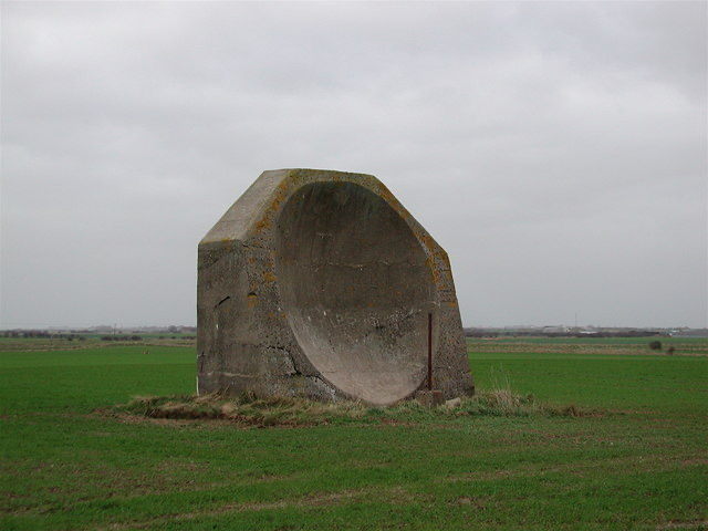 Concrete acoustic mirror in the United Kingdom used for early air defence detection